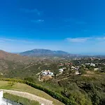 Modern Villa, Pool, Ocean & Mountain View