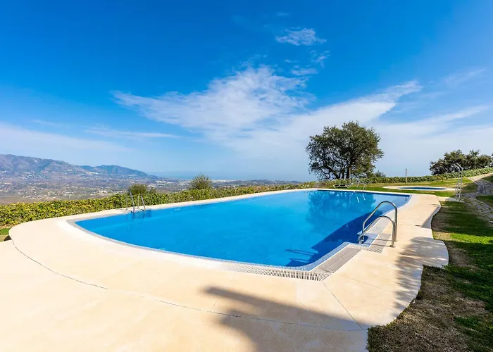 Дом отдыха Modern Villa, Pool, Ocean & Mountain View *