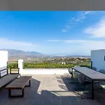 Vakantiehuis Modern Villa, Pool, Ocean & Mountain View Marbella