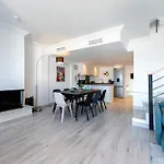 Modern Villa, Pool, Ocean & Mountain View Vakantiehuis