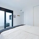 Vakantiehuis Modern Villa, Pool, Ocean & Mountain View