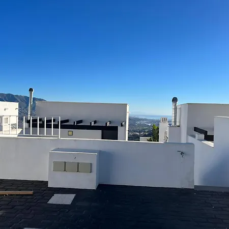 펜션 Modern Villa, Pool, Ocean & Mountain View