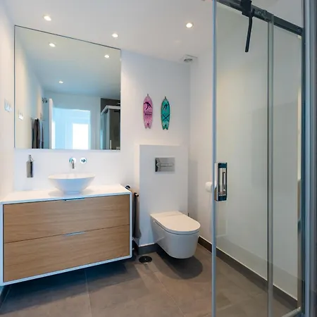 Modern Villa, Pool, Ocean & Mountain View Vakantiehuis *