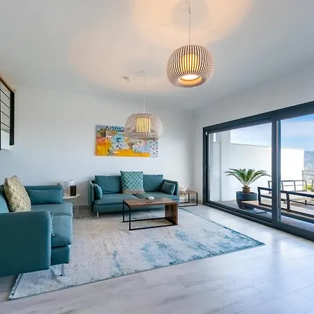 Modern Marbella Villa, Pool, Ocean & Mountain View