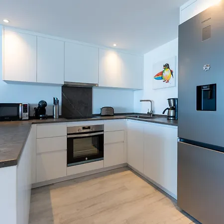 Modern Villa, Pool, Ocean & Mountain View