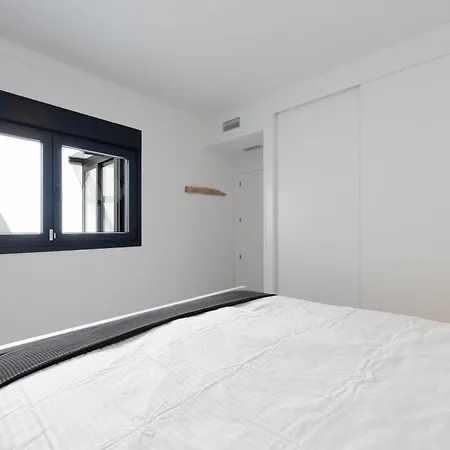 بيت للعطل Modern Villa, Pool, Ocean & Mountain View ماربيا