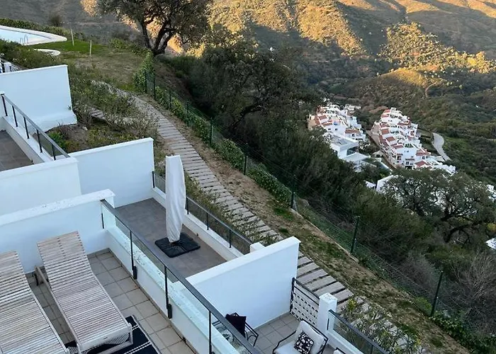 Modern Villa, Pool, Ocean & Mountain View